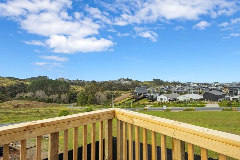 Photo of property in 24 Kikorangi Drive, Wainui, 0992