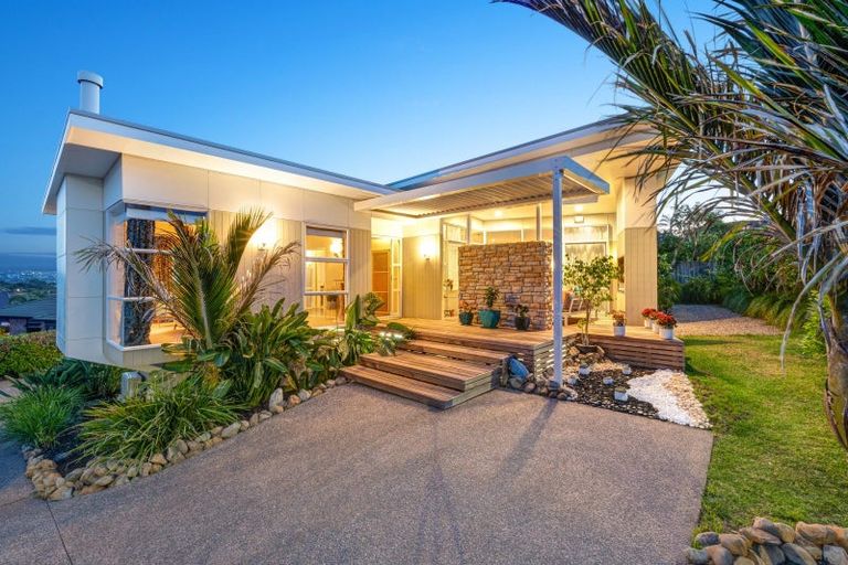 Photo of property in 21 Grand Drive, Orewa, 0931