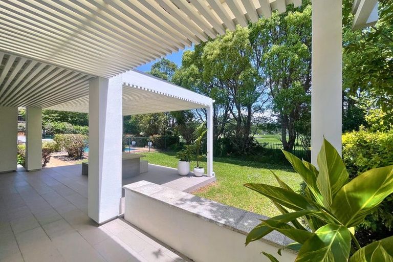 Photo of property in 33 Oak Manor Drive, Albany, Auckland, 0632