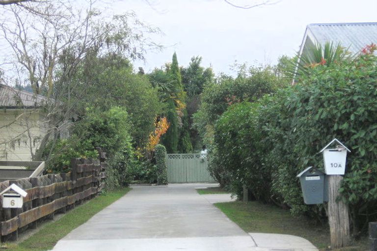 Photo of property in 8 Bowling Road, Greenmeadows, Napier, 4112