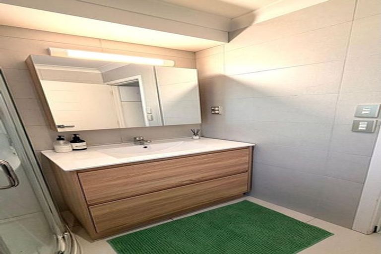 Photo of property in 25 Bejoy Rise, East Tamaki Heights, Auckland, 2016
