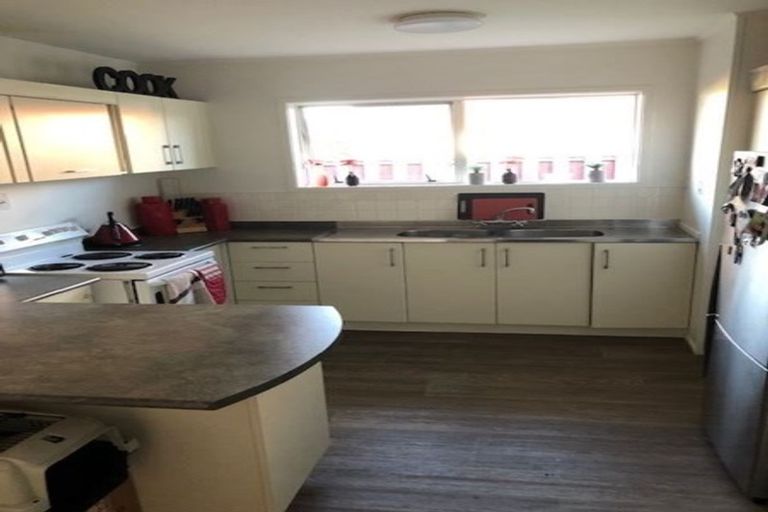 Photo of property in 2/42 Luton Avenue, Sunnyhills, Auckland, 2010