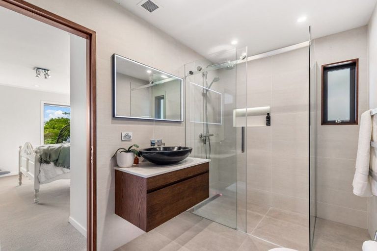 Photo of property in 433 East Coast Road, Mairangi Bay, Auckland, 0630