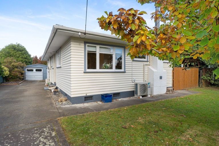 Photo of property in 77 Kent Street, Carterton, 5713