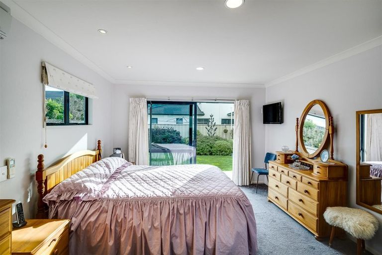 Photo of property in 17 Malbec Way, Greenmeadows, Napier, 4112