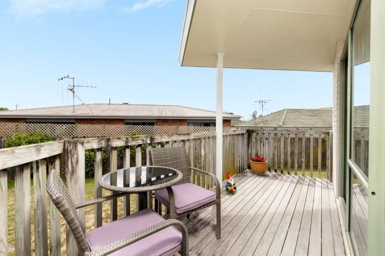 Photo of property in 5 Burnt Oak Drive, Pyes Pa, Tauranga, 3112