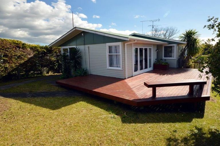 Photo of property in 30 Kirby Street, Glendene, Auckland, 0602
