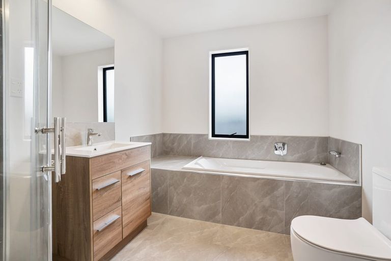 Photo of property in 1 Dignity Street, Papakura, 2110