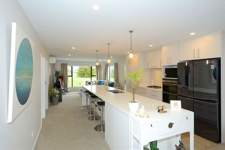 Photo of property in 11 Glenbarr Lane, Broomfield, Christchurch, 8042