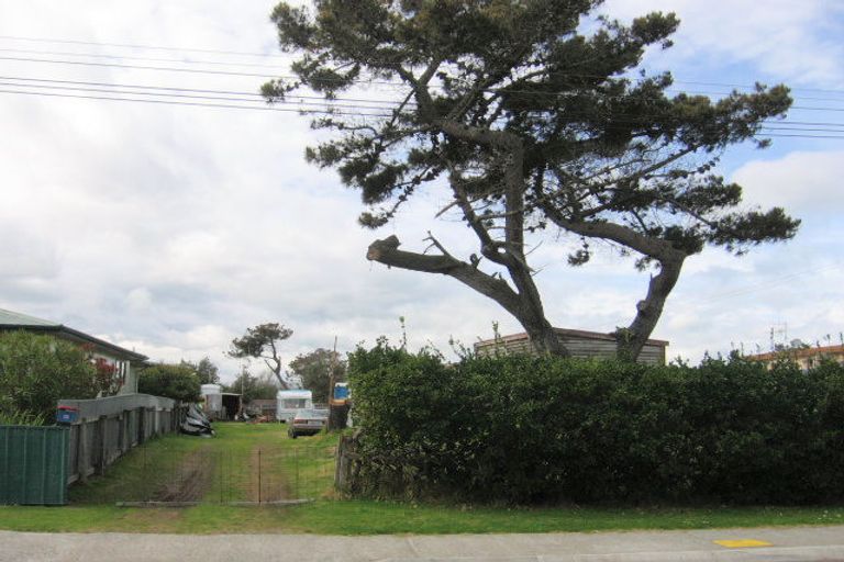 Photo of property in 69 Nash Parade, Foxton Beach, Foxton, 4815