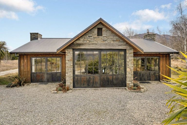 Photo of property in 66 Te Awa Road, Albert Town, Wanaka, 9382