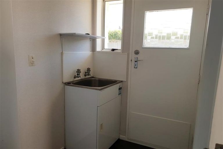 Photo of property in 21 Duckworth Crescent, Greenmeadows, Napier, 4112