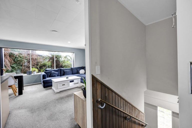 Photo of property in 73 Heta Road, Highlands Park, New Plymouth, 4312