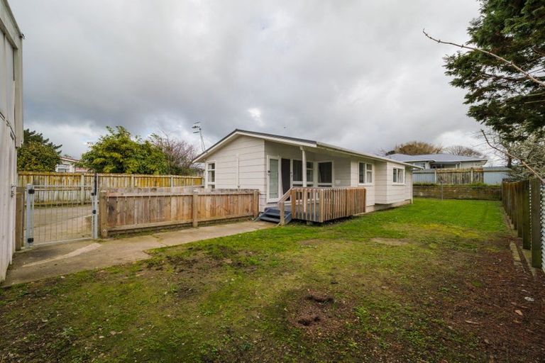Photo of property in 9 Crewe Crescent, Hokowhitu, Palmerston North, 4410