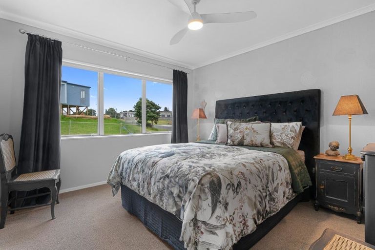 Photo of property in 1 Snapper Street, Baylys Beach, Dargaville, 0377