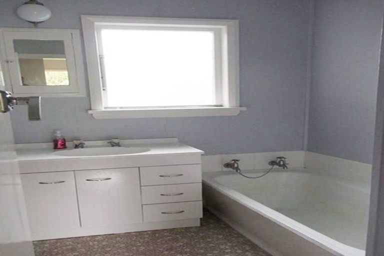 Photo of property in 14 Kuratawhiti Street, Greytown, 5712