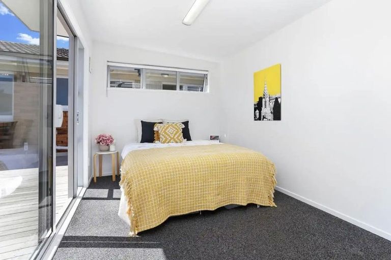 Photo of property in 2/8 Paul Place, Pakuranga, Auckland, 2010