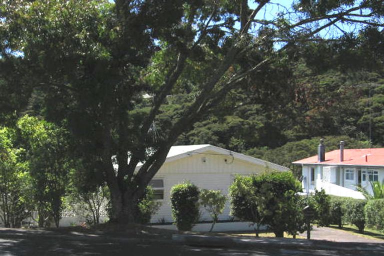 Photo of property in 68 Eskdale Road, Birkdale, Auckland, 0626