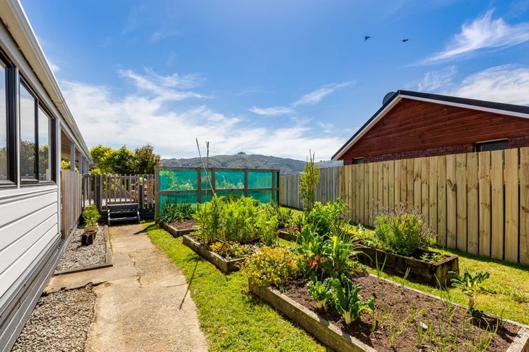 Photo of property in 1 Dunleith Grove, Silverstream, Upper Hutt, 5019