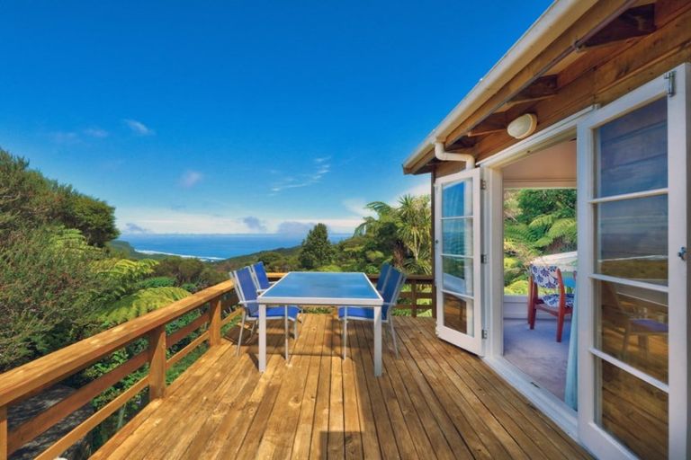 Photo of property in 193 Piha Road, Piha, New Lynn, 0772