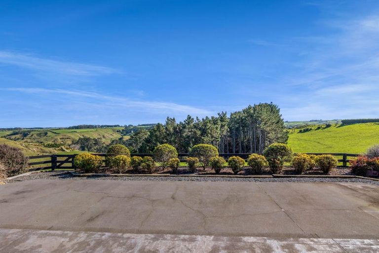 Photo of property in 355 Ngawhini Road, Hawera, 4674