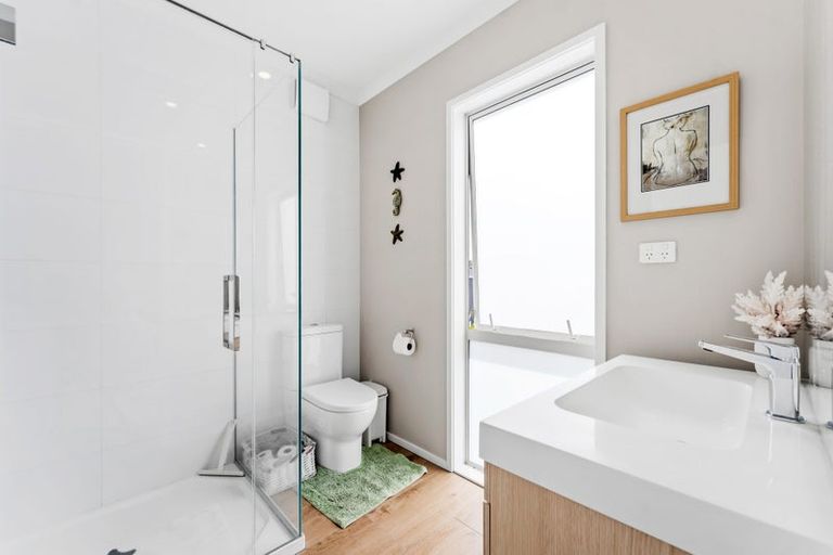 Photo of property in 33 Sanremo Lane, Stanmore Bay, Whangaparaoa, 0932