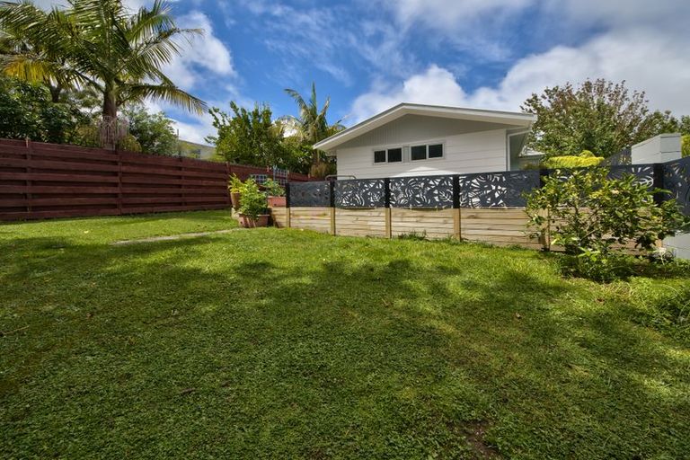 Photo of property in 13 Easter Parade, Glen Eden, Auckland, 0602