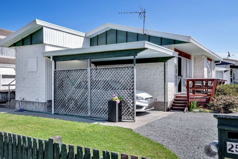 Photo of property in 25a Martyn Street, Rangiora, 7400