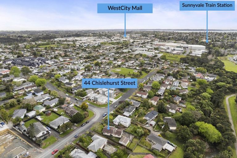 Photo of property in 44 Chislehurst Street, Henderson, Auckland, 0612