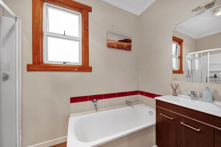 Photo of property in 196 Glover Road, Hawera, 4610