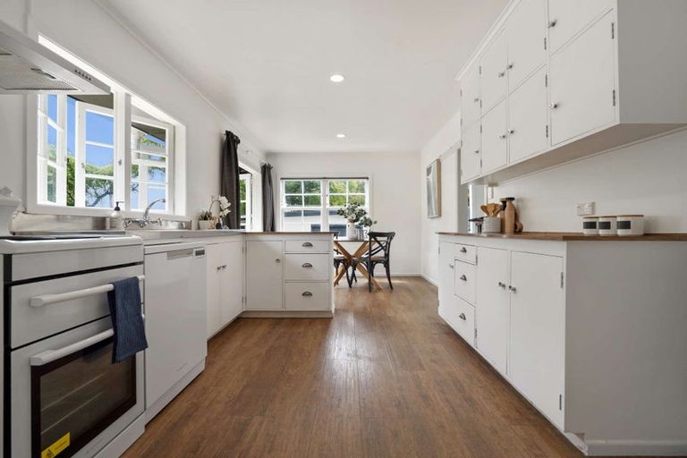 Photo of property in 10 Jarmey Place, Mangakakahi, Rotorua, 3015