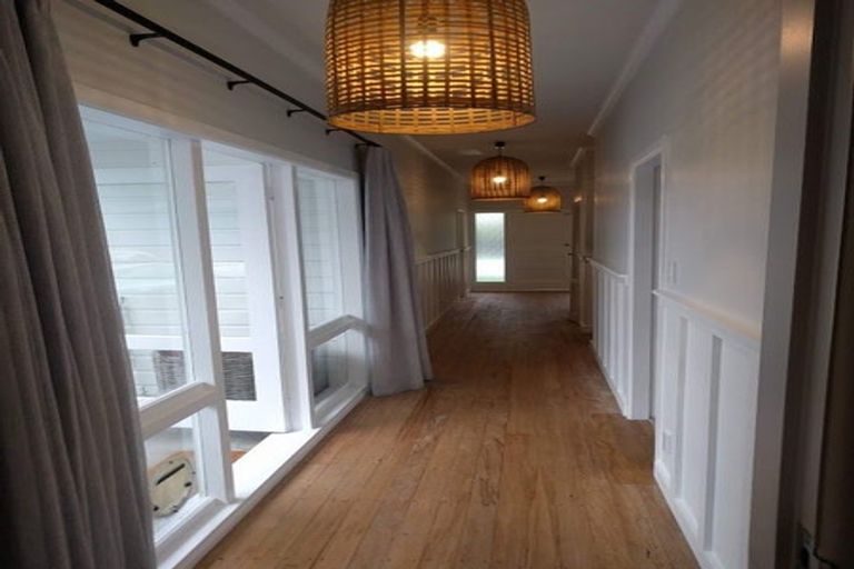 Photo of property in 27 Matai Road, Raumati South, Paraparaumu, 5032