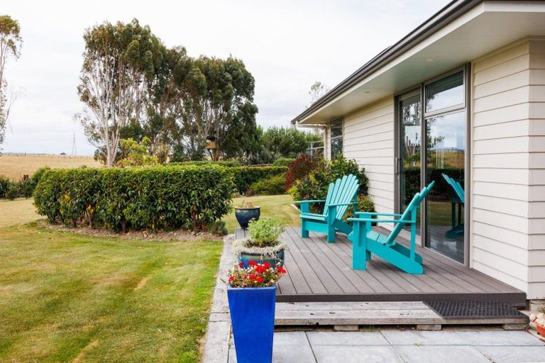 Photo of property in 20 Loveston Lane, Kelvin Grove, Palmerston North, 4470