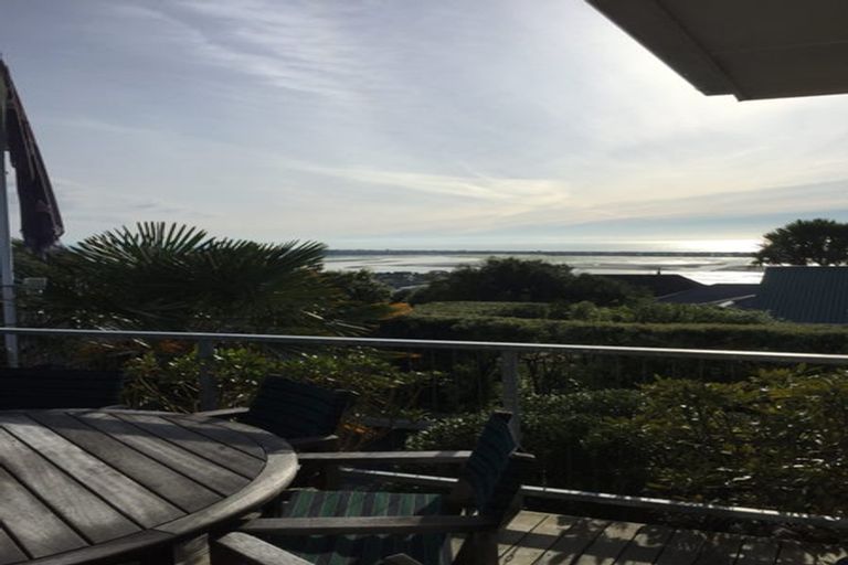 Photo of property in 90 Moncks Spur Road, Redcliffs, Christchurch, 8081