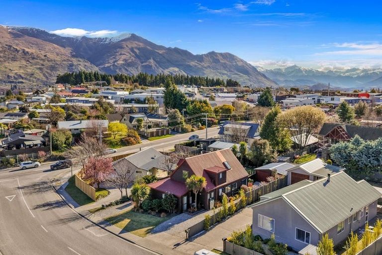 Photo of property in 3 Mount Iron Drive, Wanaka, 9305