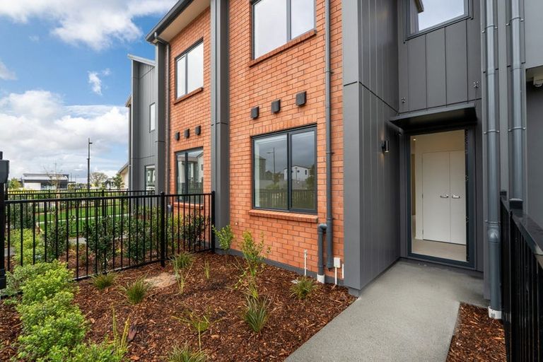 Photo of property in 41 Juniper Drive, Rosehill, 2113