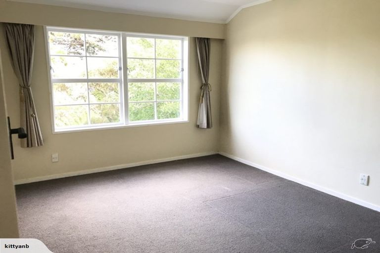 Photo of property in 17 Amapur Drive, Khandallah, Wellington, 6035