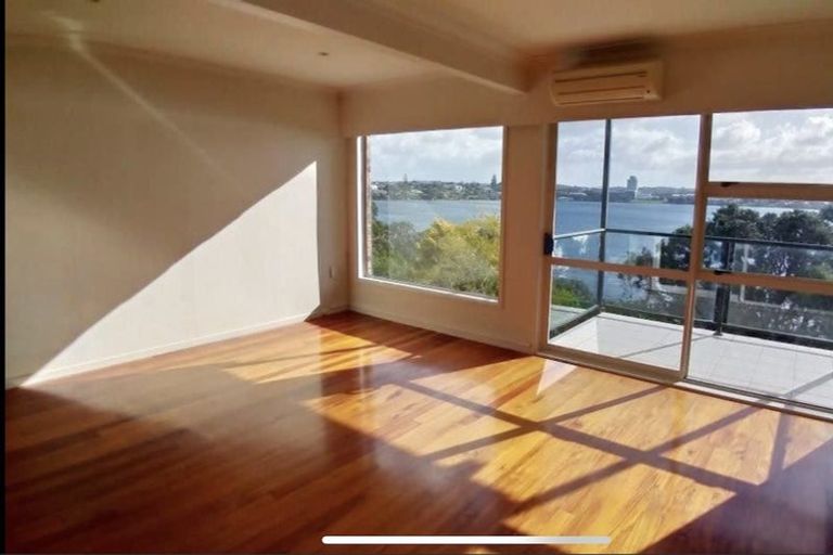 Photo of property in 2/198 Hurstmere Road, Takapuna, Auckland, 0622