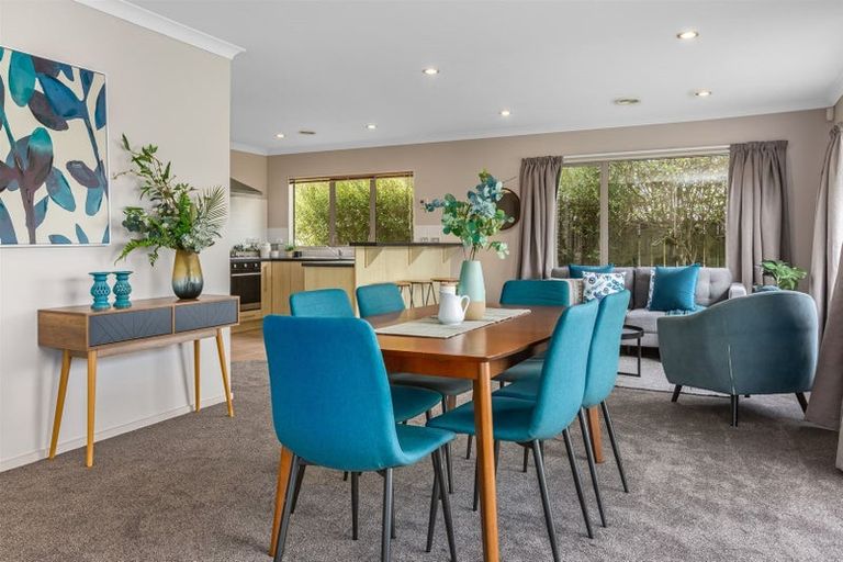 Photo of property in 2 Fiordland Place, Aotea, Porirua, 5024