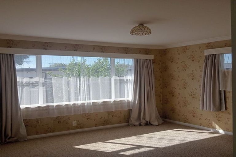 Photo of property in 8 Greenock Place, Awapuni, Palmerston North, 4412