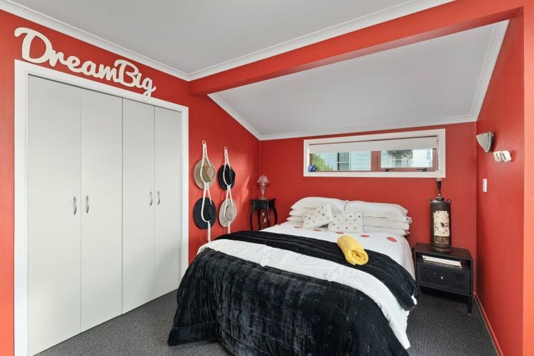 Photo of property in 25 Rogan Street, New Plymouth, 4310