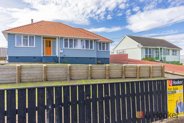 Photo of property in 82 Harper Street, Gonville, Whanganui, 4501