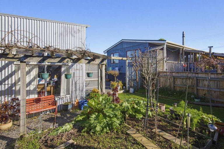 Photo of property in 5 Te Whena Street, Otaki Beach, Otaki, 5512
