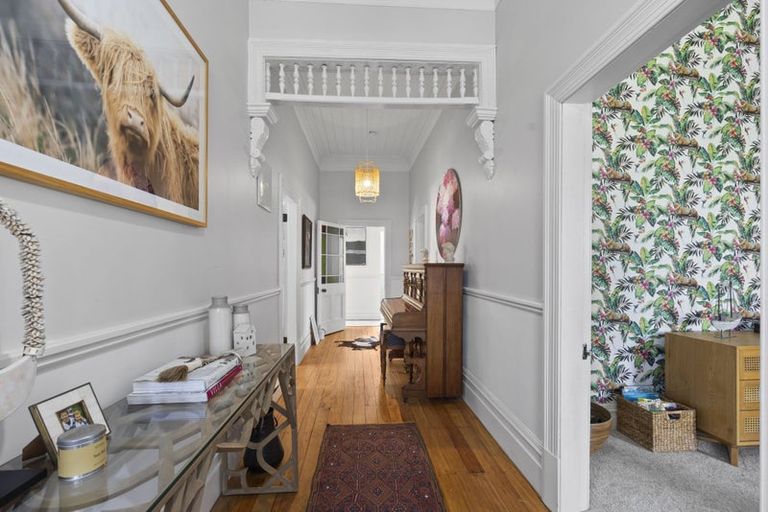 Photo of property in 329 Mangorei Road, Merrilands, New Plymouth, 4312