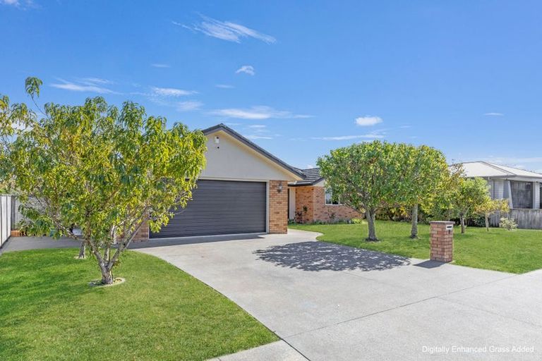 Photo of property in 9 Magnolia Rise, Waipahihi, Taupo, 3330