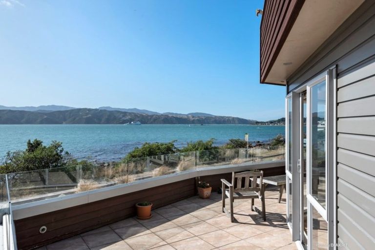 Photo of property in 1/279 Karaka Bay Road, Karaka Bays, Wellington, 6022