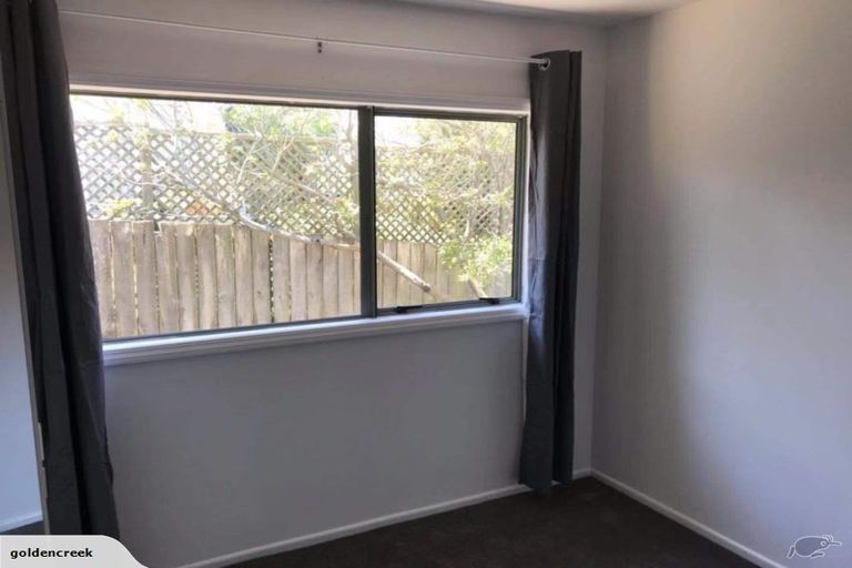 Photo of property in 26 Taroka Close, Pinehill, Auckland, 0632