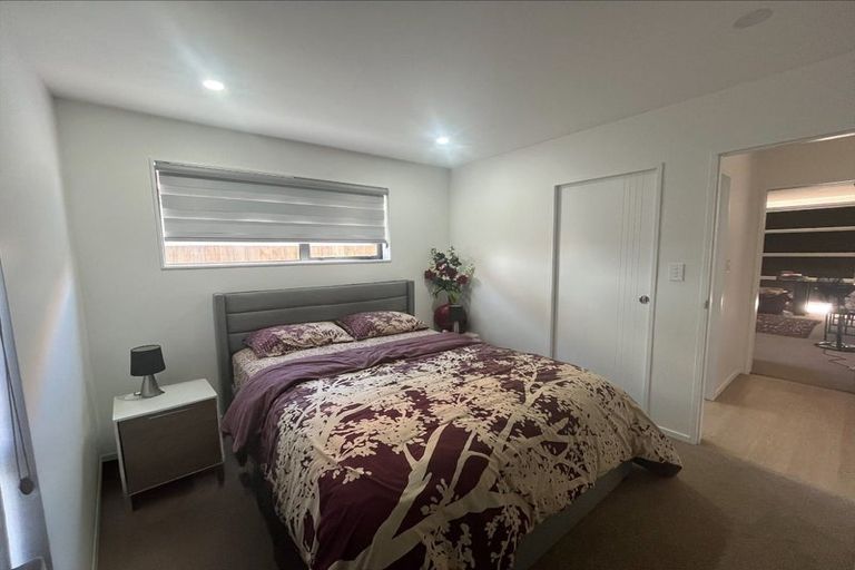 Photo of property in 27a Seaward Place, Wattle Downs, Auckland, 2103