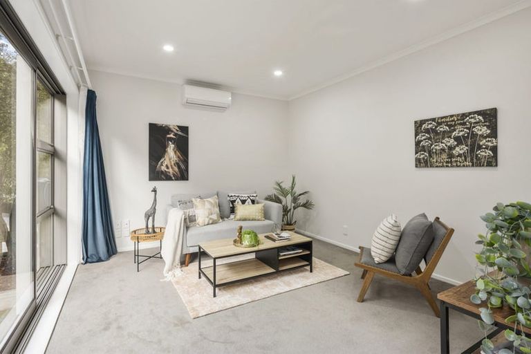 Photo of property in 31 Cresswell Place, Johnsonville, Wellington, 6037