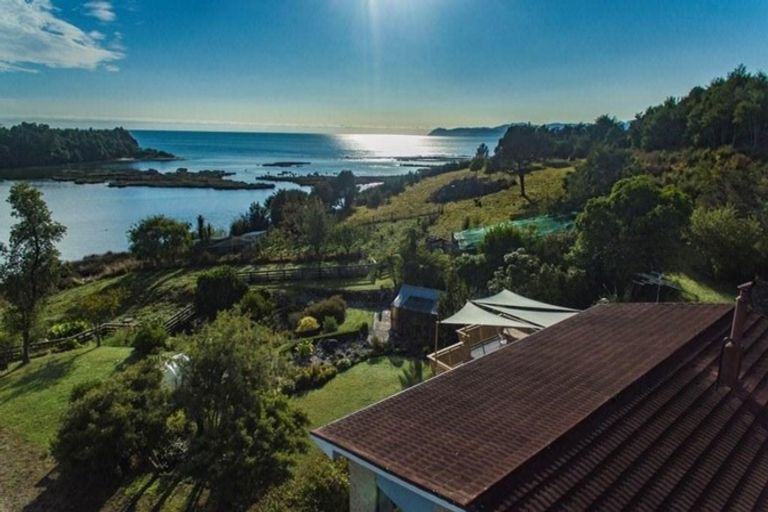 Photo of property in 50 Rangihaeata Road, Rangihaeata, Takaka, 7182